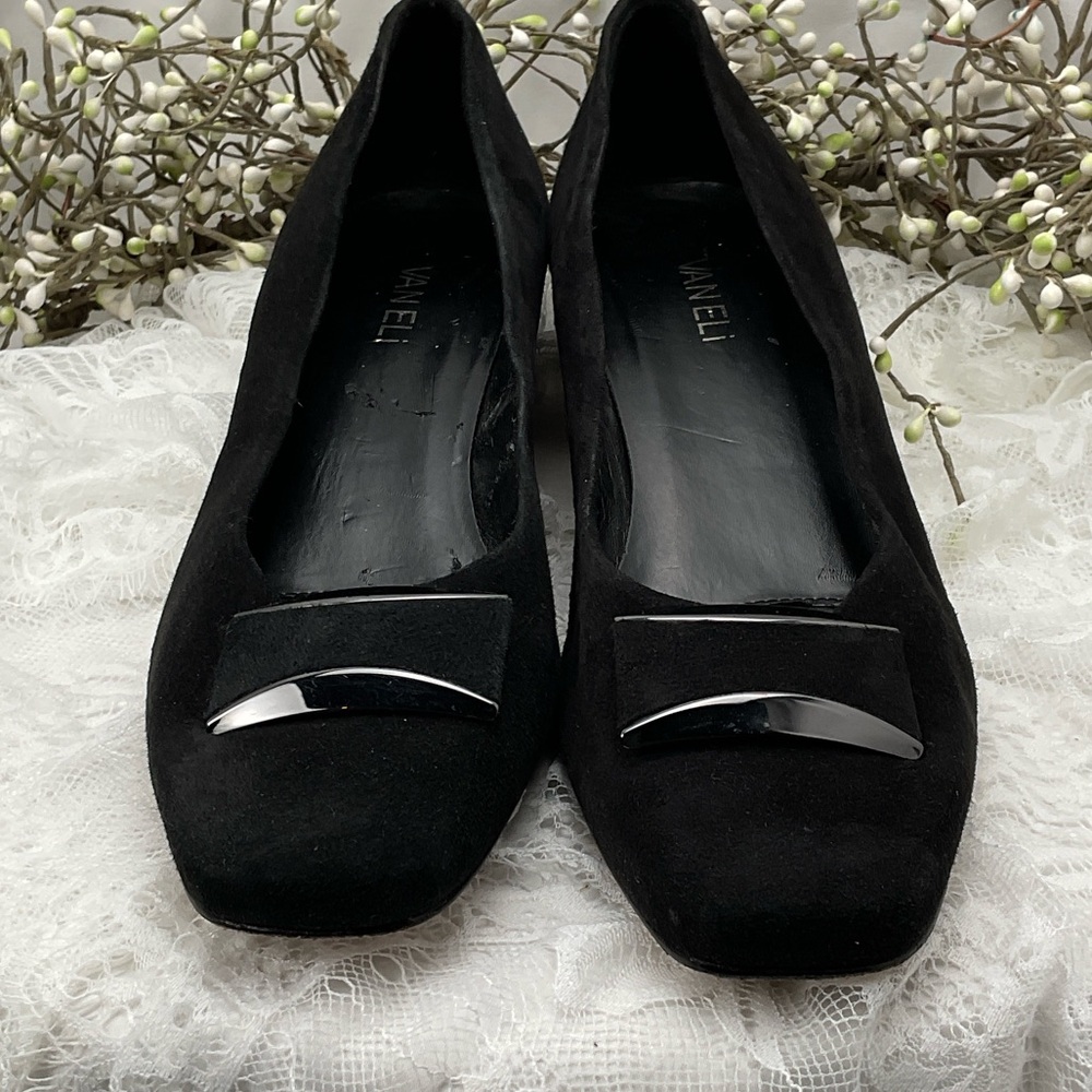 Vaneli Dannee Black Suede Low Heels Suede Pumps w/Silver Accents Sz10.5 #0217 - Picture 2 of 9